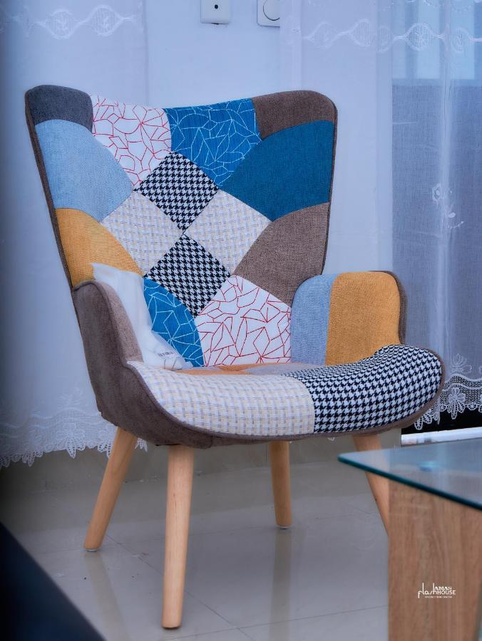 Naiveli-Palm Appartement Meuble Sobre Et Chic Douala Eksteriør billede