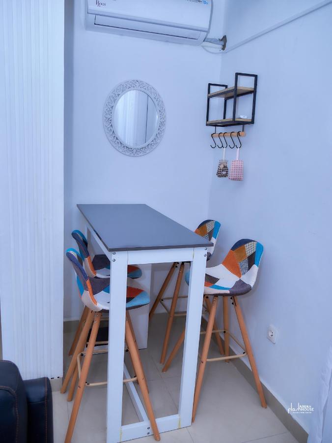 Naiveli-Palm Appartement Meuble Sobre Et Chic Douala Eksteriør billede