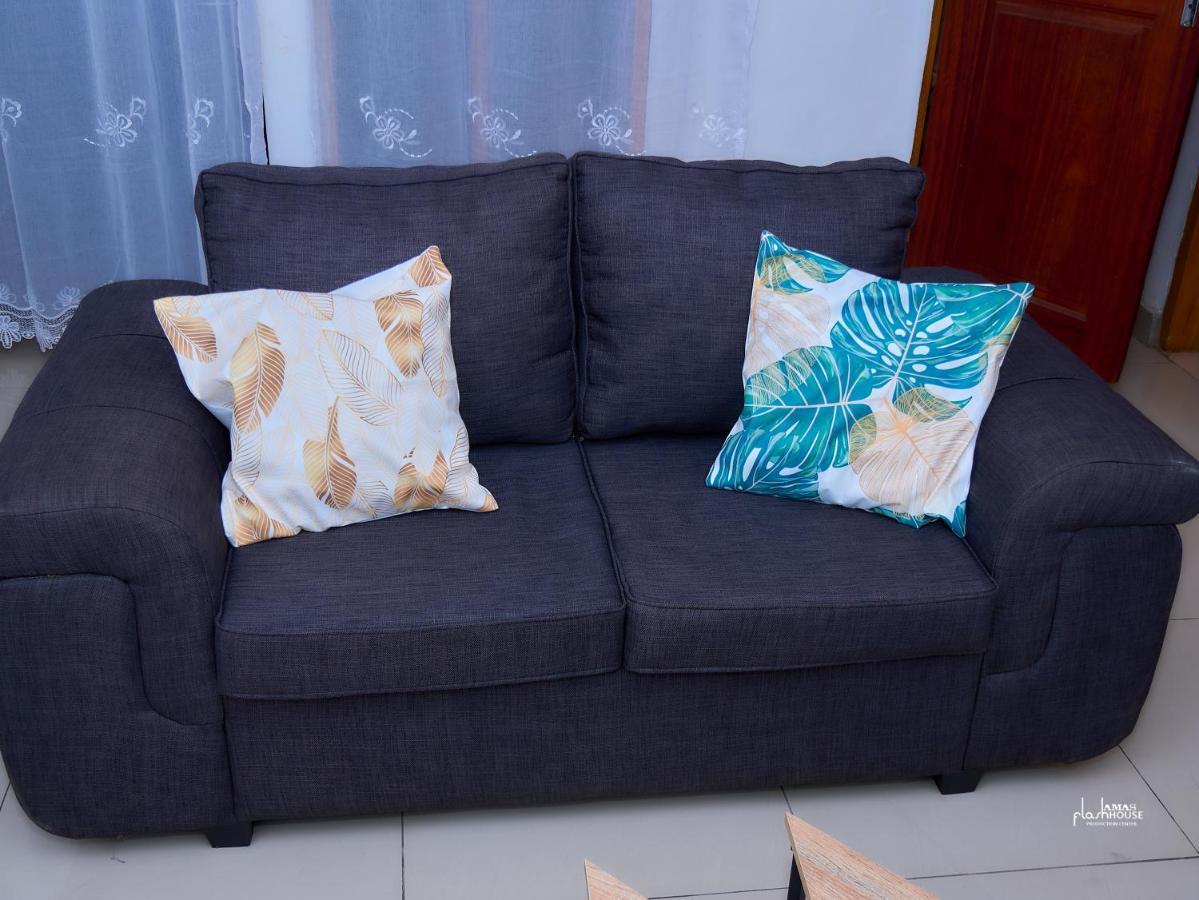 Naiveli-Palm Appartement Meuble Sobre Et Chic Douala Eksteriør billede