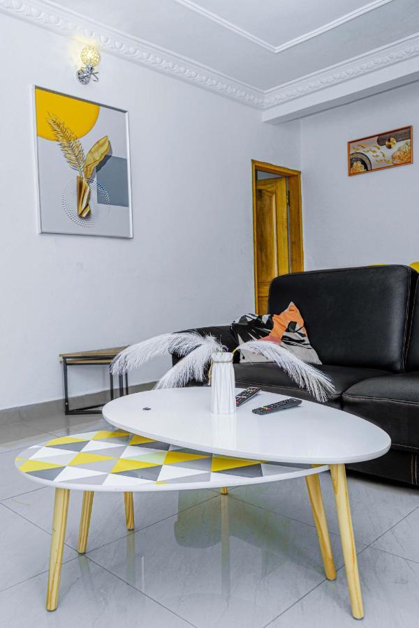 Naiveli-Palm Appartement Meuble Sobre Et Chic Douala Eksteriør billede