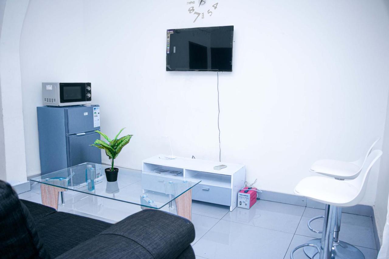 Naiveli-Palm Appartement Meuble Sobre Et Chic Douala Eksteriør billede