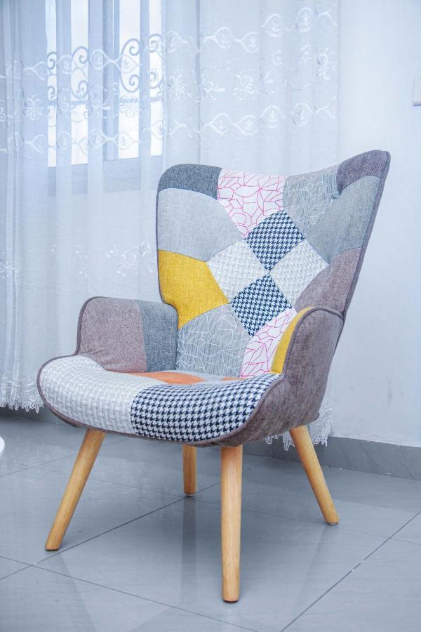 Naiveli-Palm Appartement Meuble Sobre Et Chic Douala Eksteriør billede