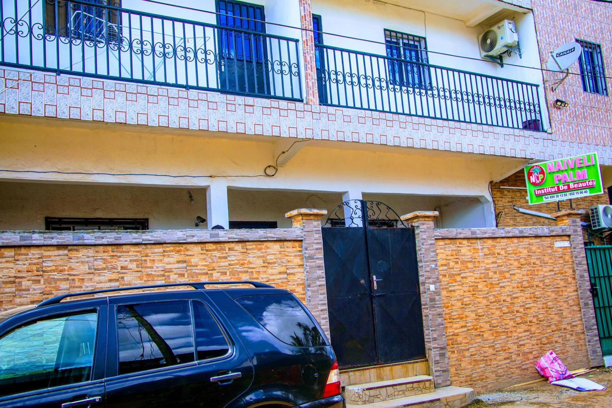 Naiveli-Palm Appartement Meuble Sobre Et Chic Douala Eksteriør billede