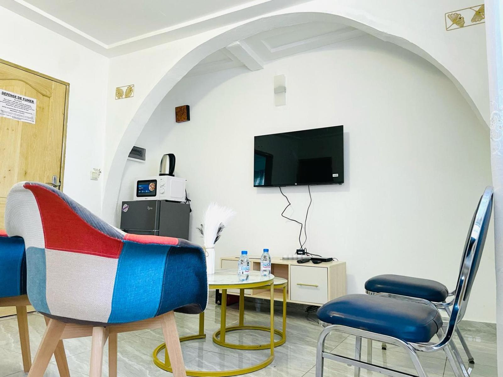 Naiveli-Palm Appartement Meuble Sobre Et Chic Douala Eksteriør billede