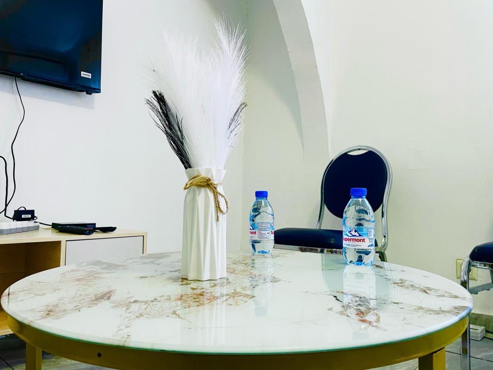 Naiveli-Palm Appartement Meuble Sobre Et Chic Douala Eksteriør billede