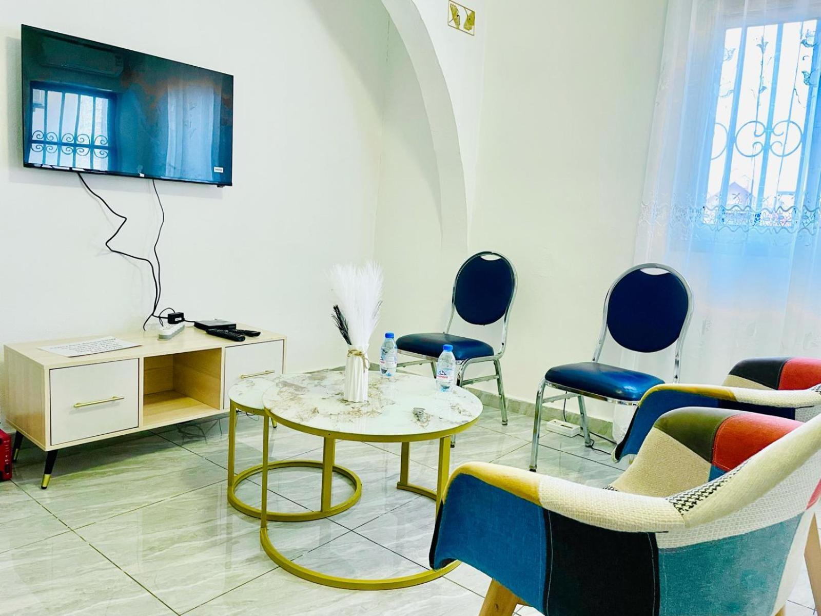 Naiveli-Palm Appartement Meuble Sobre Et Chic Douala Eksteriør billede