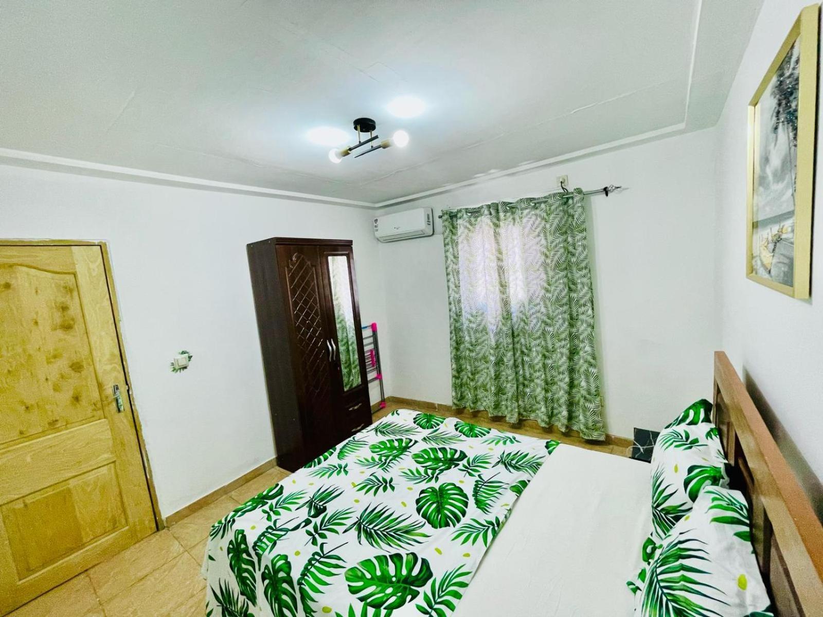 Naiveli-Palm Appartement Meuble Sobre Et Chic Douala Eksteriør billede
