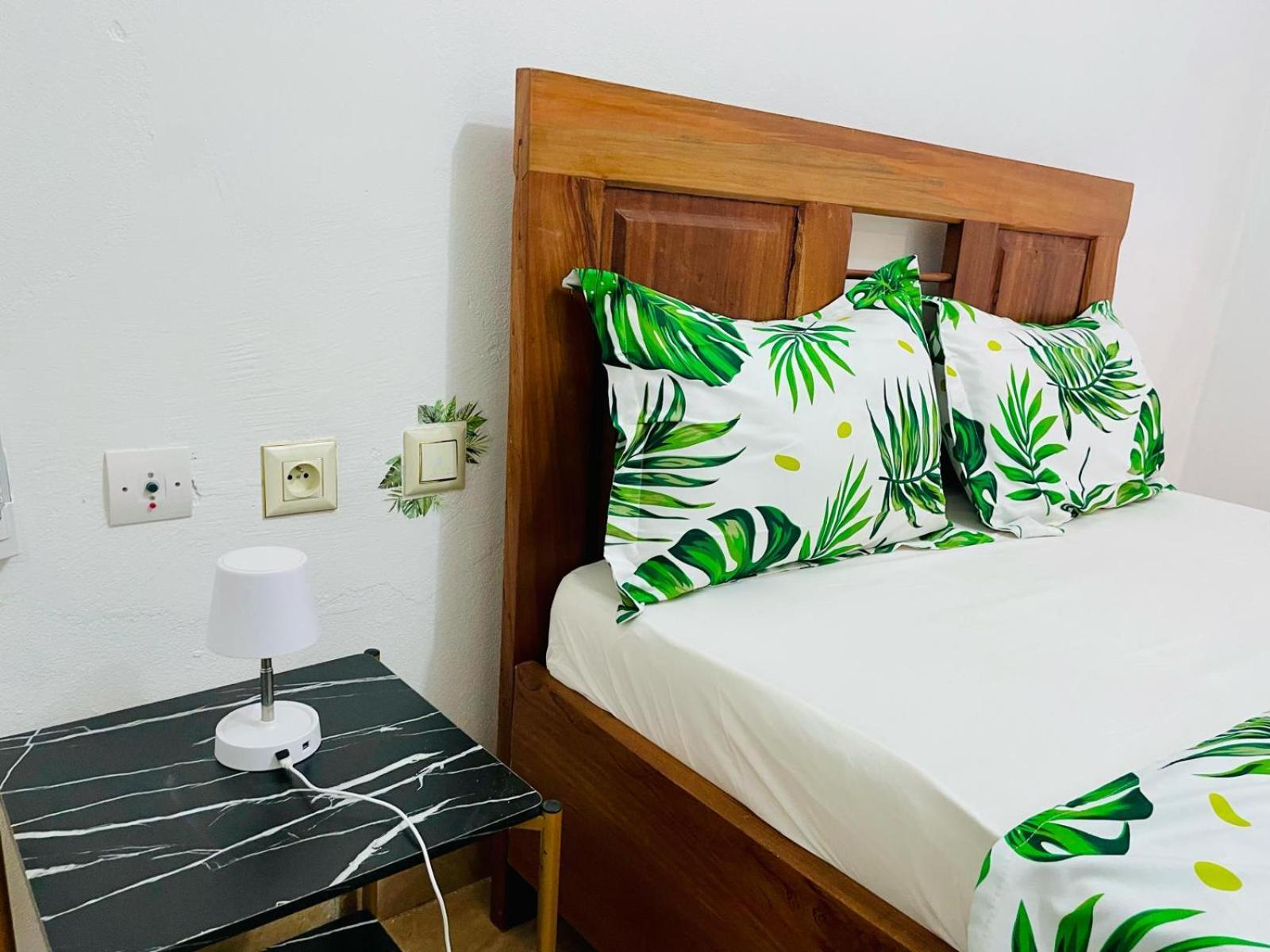Naiveli-Palm Appartement Meuble Sobre Et Chic Douala Eksteriør billede